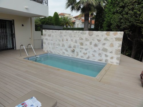 Bassin piscine pour petit espace extérieur Béziers